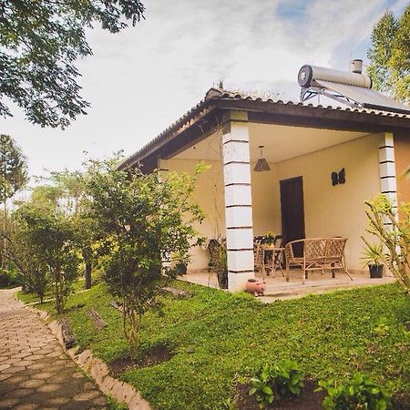 Pousada Valle Das Aguas Мария да Фе Екстериор снимка